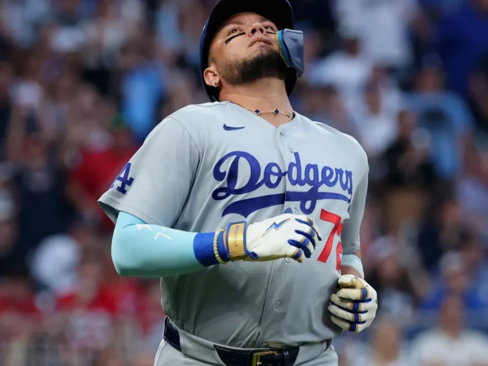 Miguel Rojas Leaves Dodgers’ NLDS Game 3 With Back Discomfort