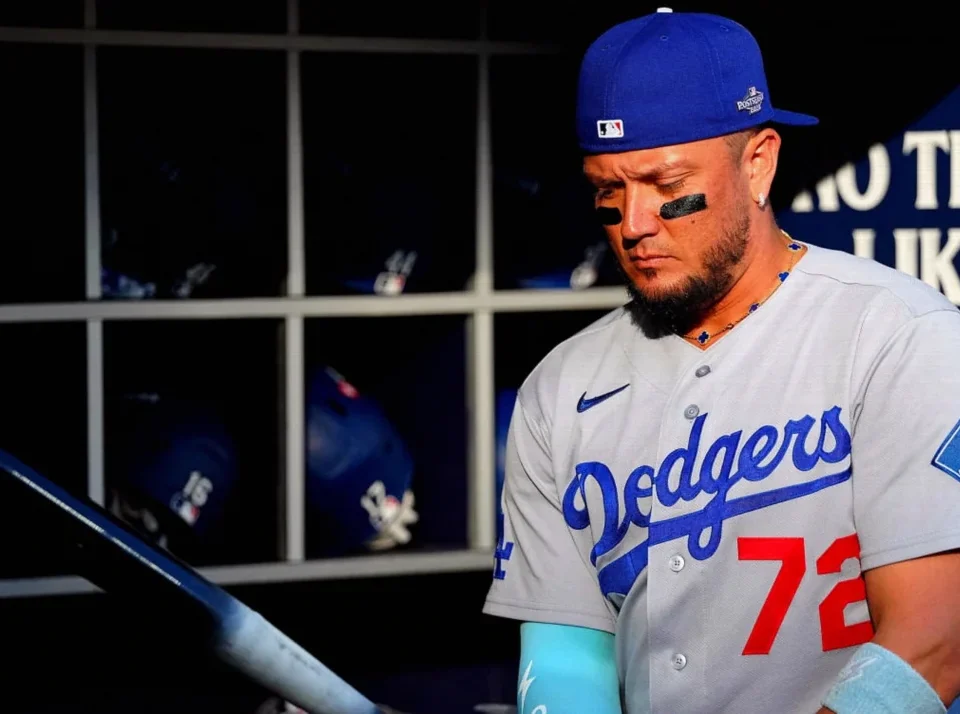 Miguel Rojas Tests Progress as Dodgers Weigh NLCS Roster Spot