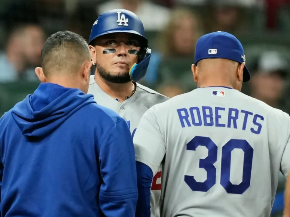 Miguel Rojas Sidelined for Dodgers’ NLDS Game 4 With Back Pain