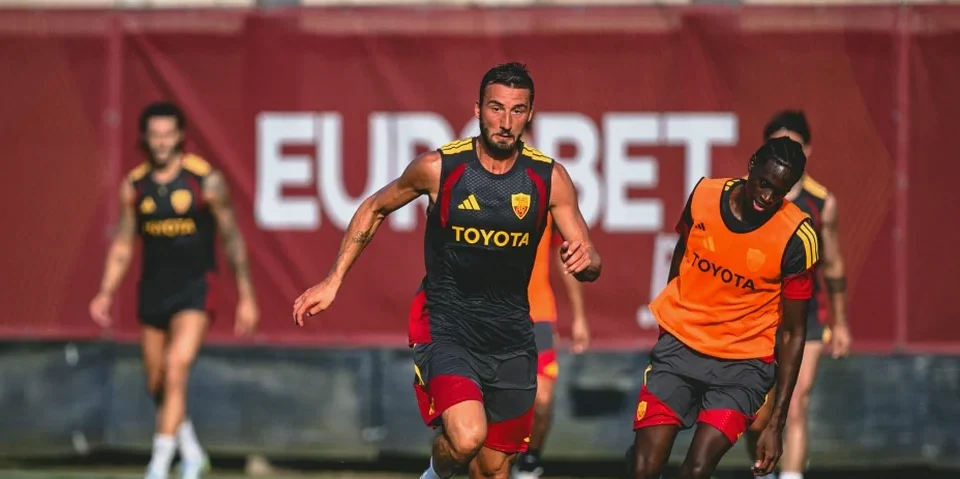 Bryan Cristante Ruled Out of Roma’s Como Trip With Knee Inflammation