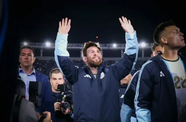 Buenos Aires Pays Emotional Tribute to Lionel Messi at El Monumental