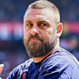 De Rossi Demands Full Focus as Genoa Prepare for Venezia Clash