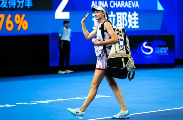 Elena Rybakina Pulls Out of Wuhan Open With Lower-Leg Injury