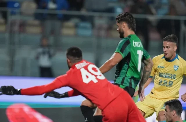 Murić Errors Hand Frosinone Early Edge Over Sassuolo