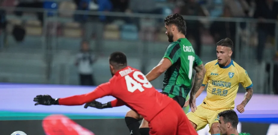 Murić Errors Hand Frosinone Early Edge Over Sassuolo