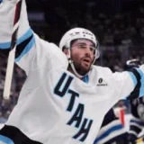 Schmaltz Hits 500 Points as Mammoth Power Past Blue Jackets