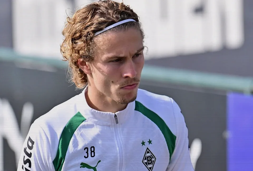 Hugo Bolin Earns Sweden Call-Up After Fast Start at Gladbach