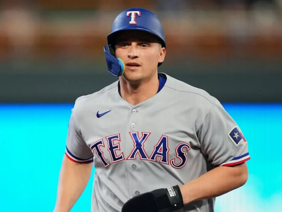 Rangers’ Corey Seager Has Bone Spur Removed From Right Elbow