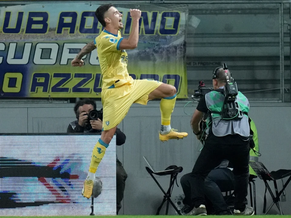Frosinone Capitalise on Sassuolo Blunder With Stunning Serie A Goal