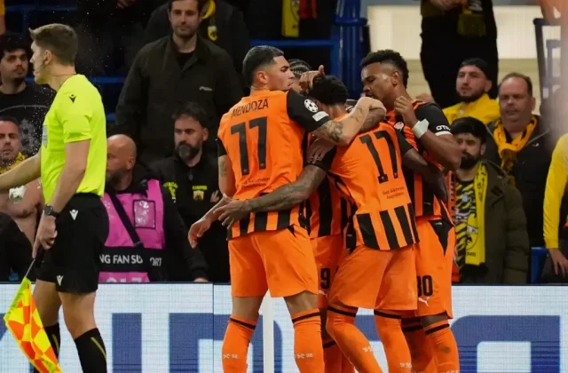 Shakhtar Donetsk Beat AEK Athens 3-1 at Stamford Bridge