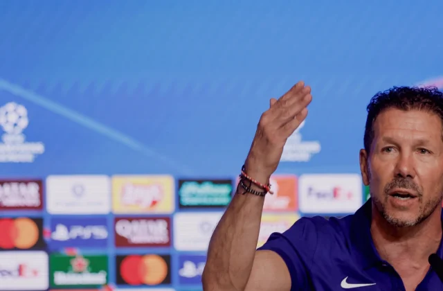 Simeone Backs Julián Álvarez Ahead of Atlético’s Man United Clash