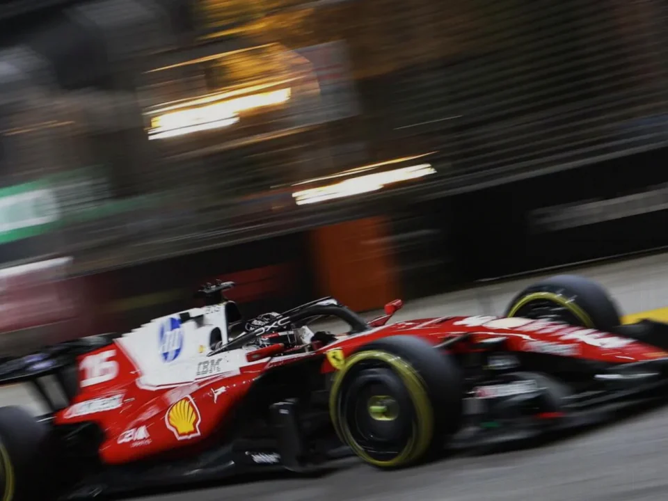 Verstappen Leads Singapore GP Sprint as Antonelli Starts Seventh