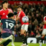 Solanke’s Stoppage-Time Header Earns 10-Man Spurs Draw at Manchester United