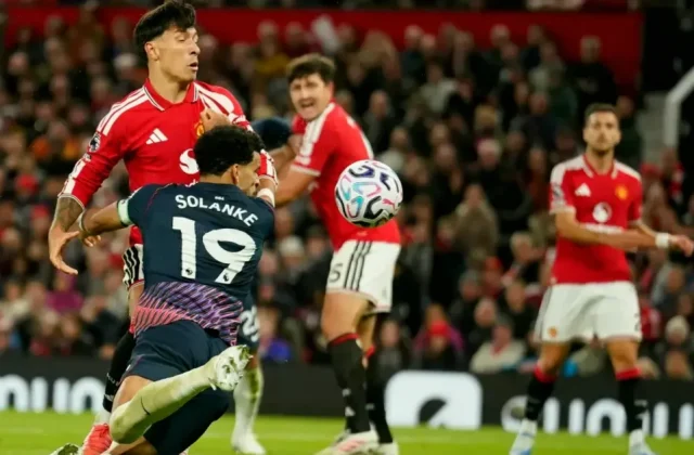 Solanke’s Stoppage-Time Header Earns 10-Man Spurs Draw at Manchester United
