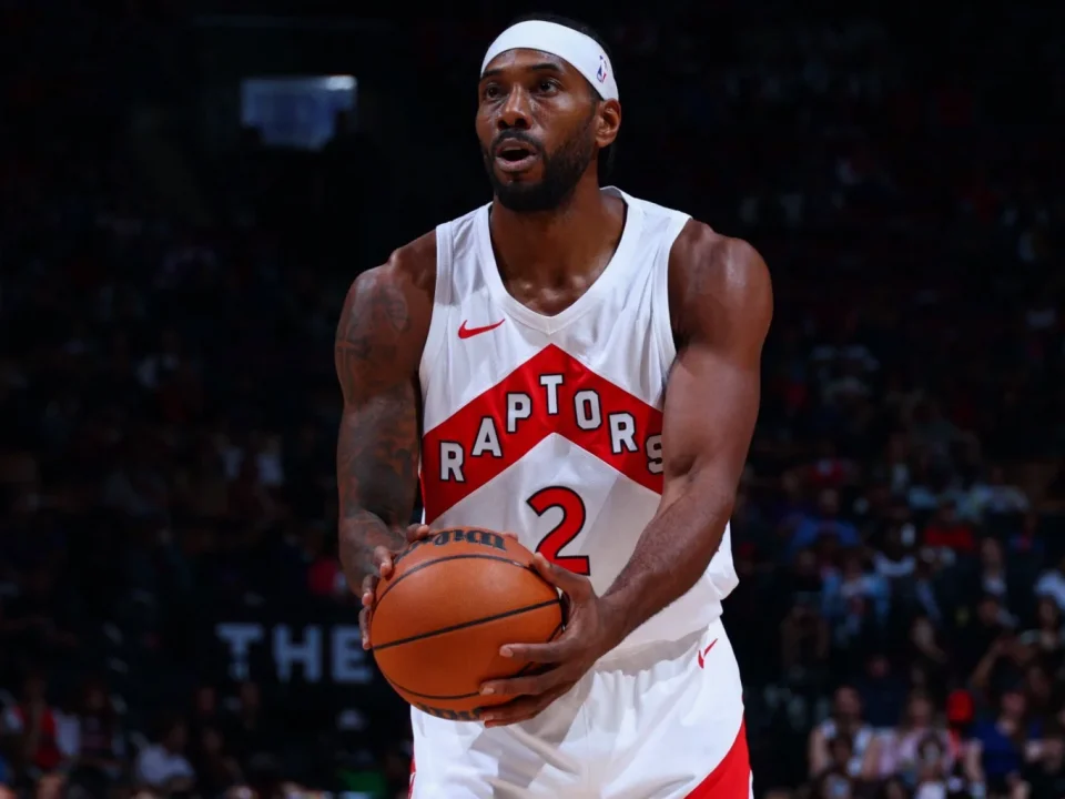 Kawhi Leonard Drops 21 as Raptors Rout Knicks in Preseason