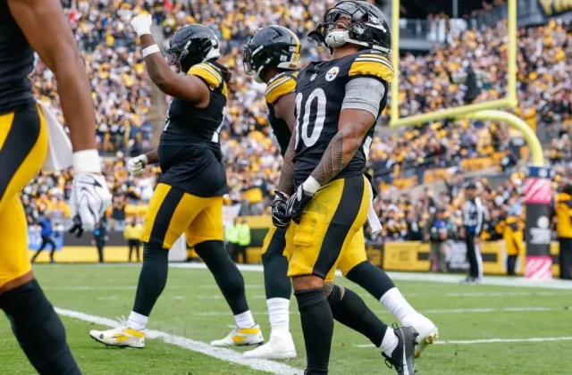 Jaylen Warren Extends All-Purpose Yardage Streak Against Colts