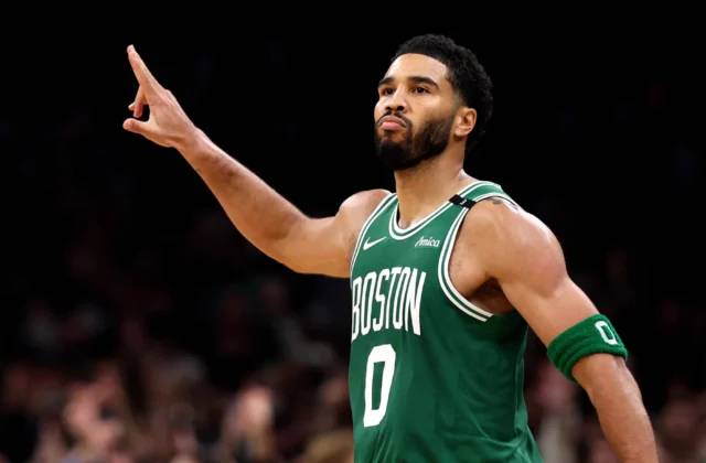 Tatum’s Late Heroics Lift Celtics Past Knicks in Rivalry Thriller