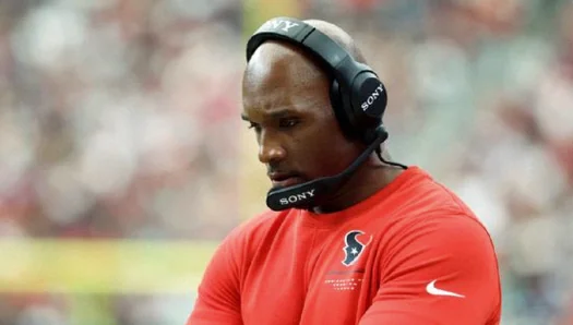 Texans Seek First Win Against Titans to Halt 0-4 Start