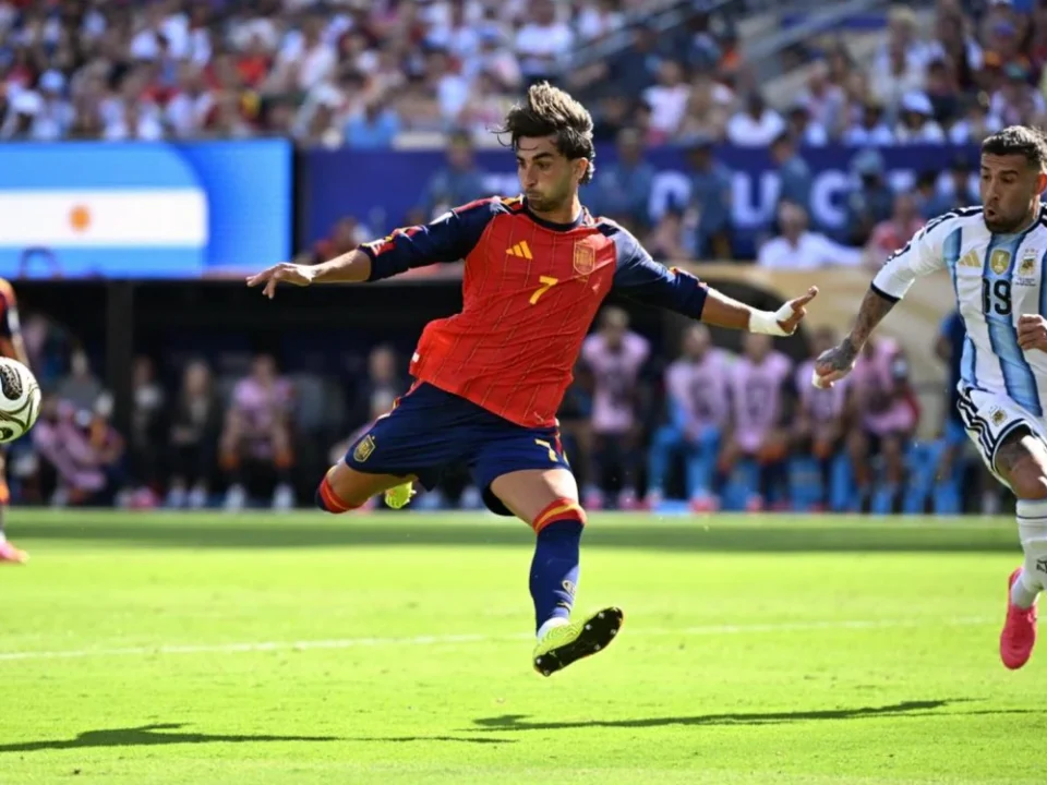 PSG Forward Ferran Torres Leaves Spain Squad With Left Ankle Problem