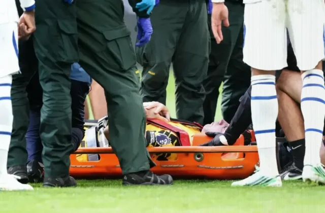Emiliano Martínez Faces Surgery After Everton Collision
