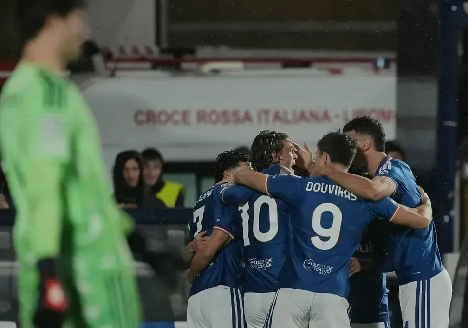 Nico Paz Stuns Manchester United With Early Goal for Como