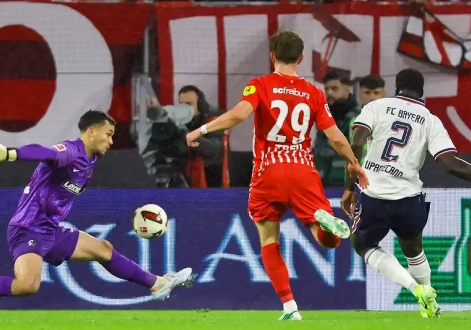 Jonas Urbig Keeps Bayern Safe in 3-1 Win at Freiburg