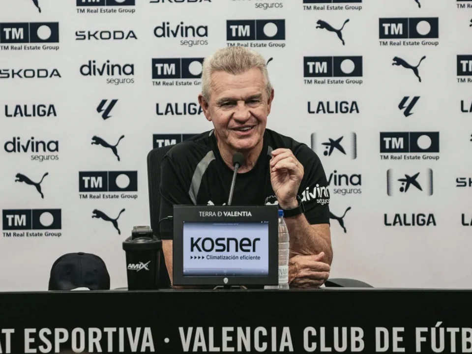 Javier Aguirre Brings Humour to Valencia’s Racing Santander Preview