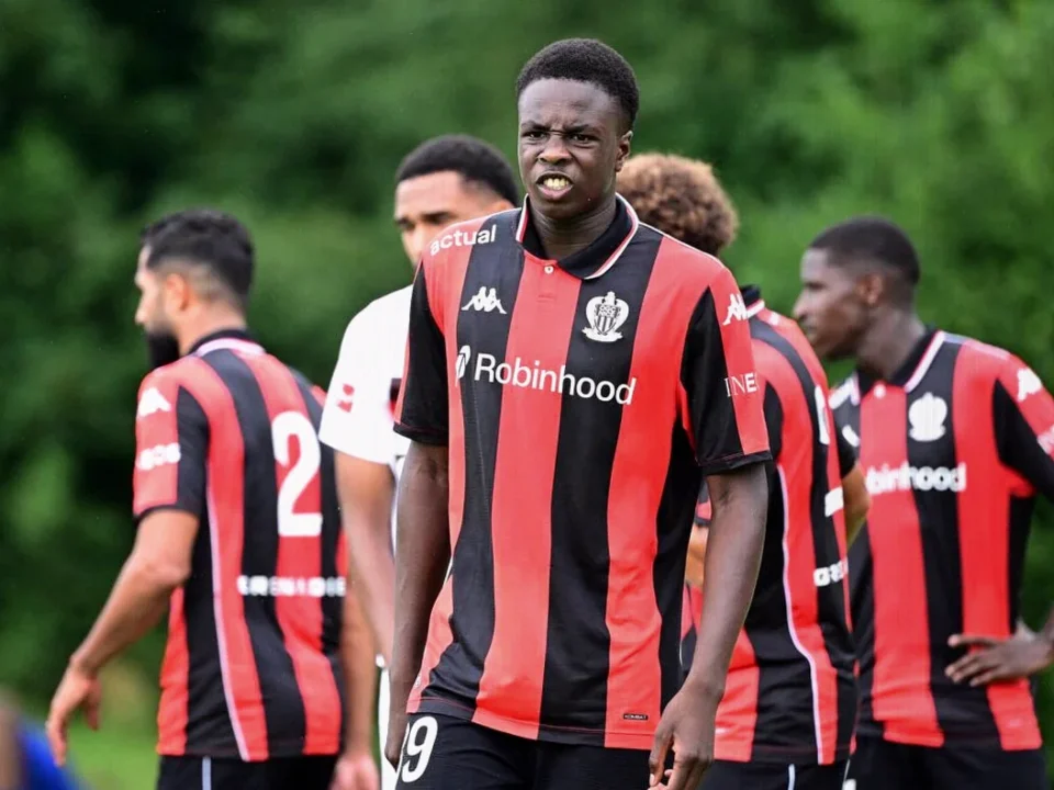 Djibril Coulibaly Forced Off Early for Nice After Fatigue Scare vs Strasbourg