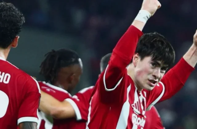 Armando González Joins Olympiacos’ Derby Celebrations After Panathinaikos Win
