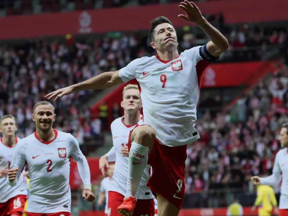Robert Lewandowski Hits Hat-Trick as Poland Thrash Romania 6-0