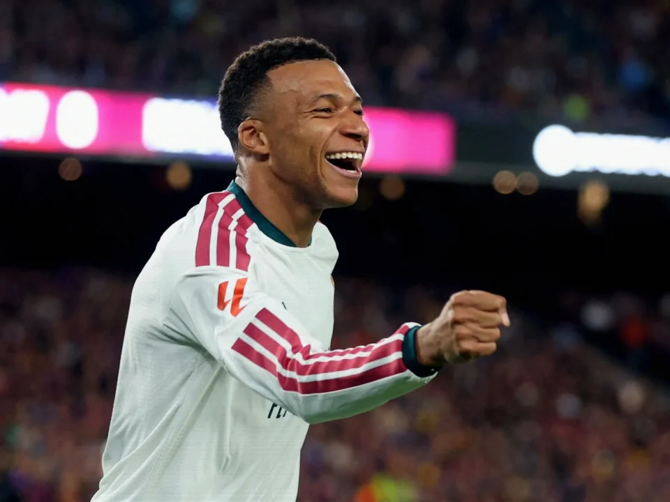 Mbappé’s Lucky Deflection Gives Real Madrid Early Lead at Barcelona