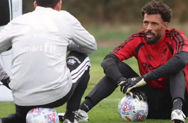 Vozinha Faces Tough Targets to Secure Colo Colo Extension