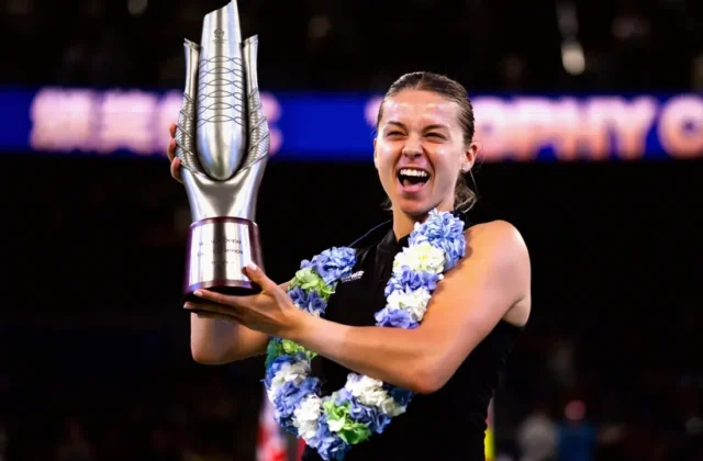 Maja Chwalinska Claims Maiden WTA Title in Wuhan Comeback