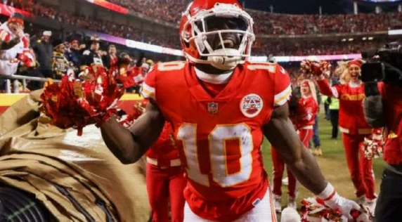 Chiefs Consider Tyreek Hill Reunion as Receiver Injuries Mount