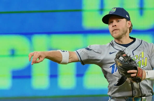 Rasmussen Leads Rays Past Cleveland for 3-2 ALCS Lead