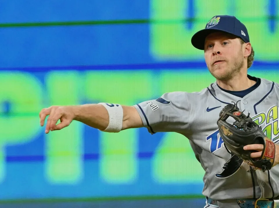 Rasmussen Leads Rays Past Cleveland for 3-2 ALCS Lead