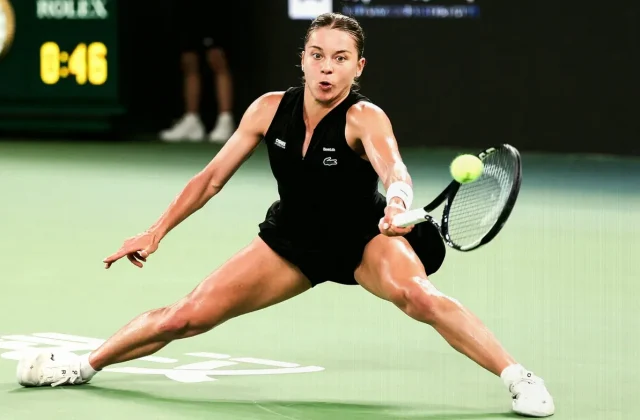 Swiatek Faces Chwalinska in Historic All-Polish Wuhan Open Semifinal