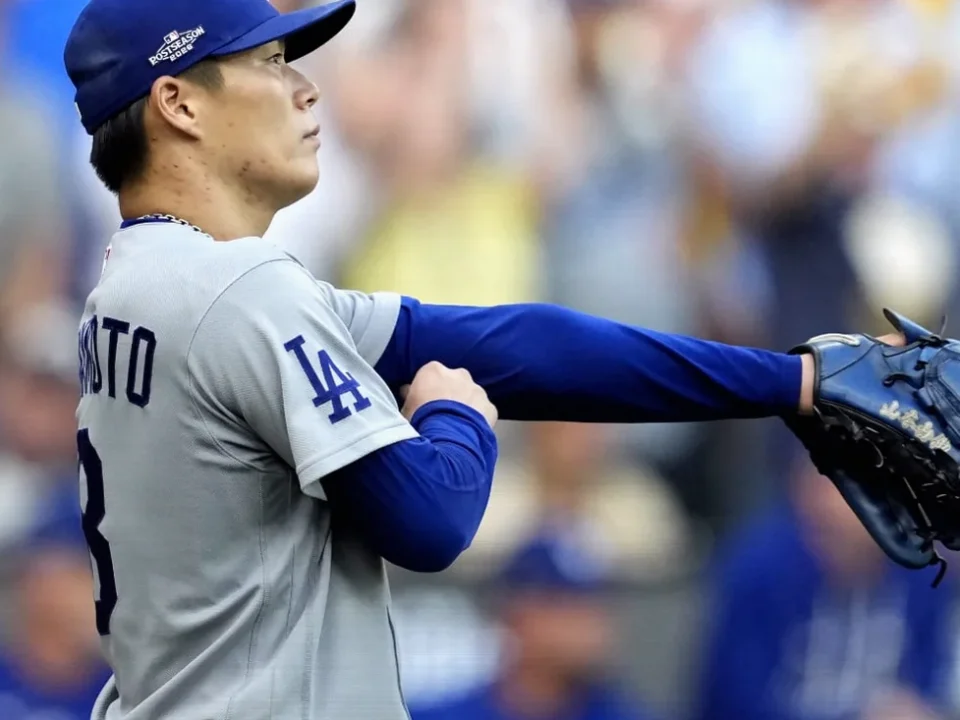 Brewers Rally Past Yoshinobu Yamamoto in NLCS Game 2 Third Inning
