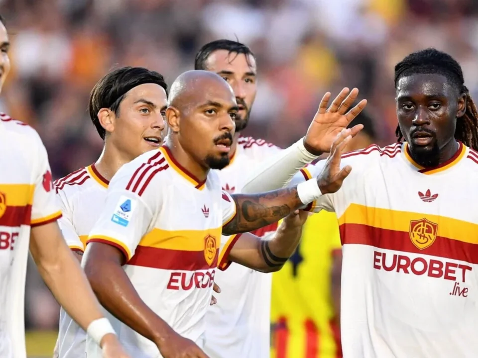 Roma Away Kit Named Season’s Best Ahead of Europe’s Giants