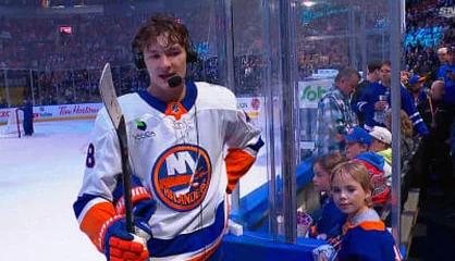 Islanders’ Matthew Schaefer Shares Pregame Interview With Young Fan Lila