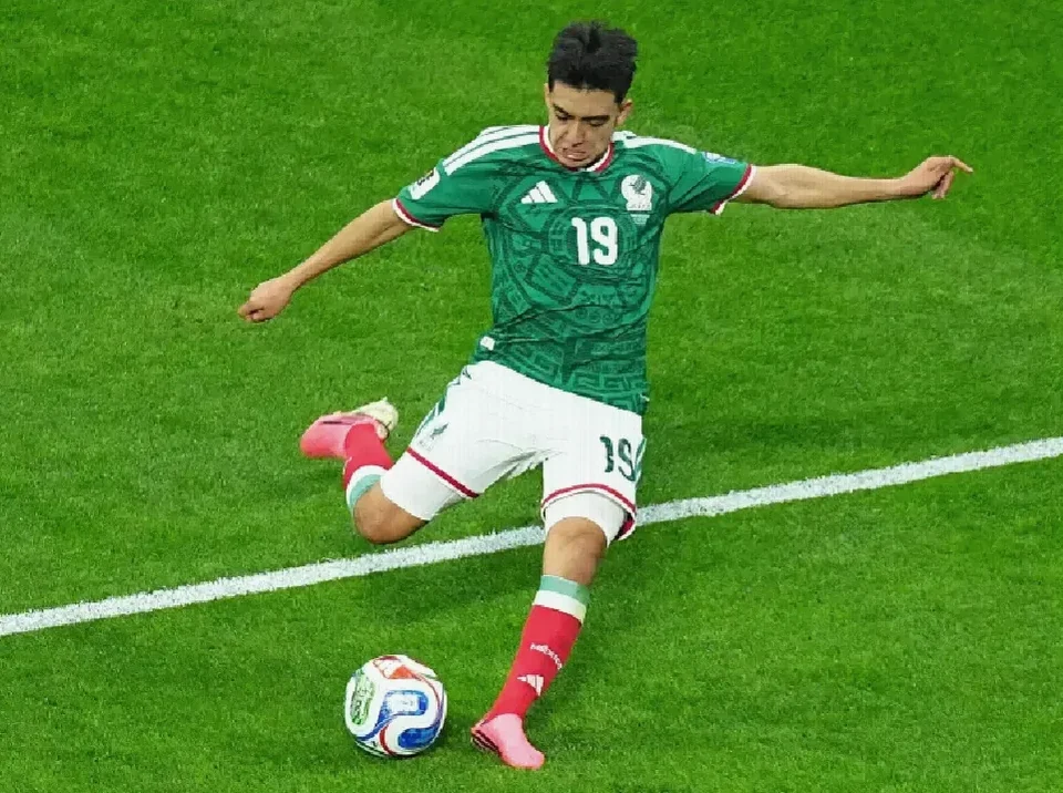 Iván Zamorano Hails Gilberto Mora as Mexico’s Top Young Talent
